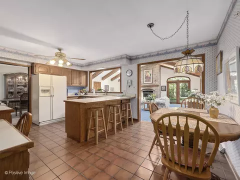 125 Wakeman Ave, Wheaton, IL 60187 photo 7