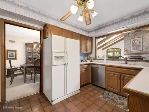 125 Wakeman Ave, Wheaton, IL 60187 photo 10