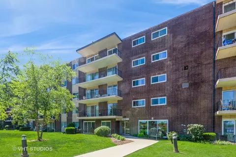 5300 Walnut Ave #14D, Downers Grove, IL 60515