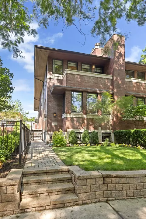 4226 N Greenview Ave, Chicago, IL 60613