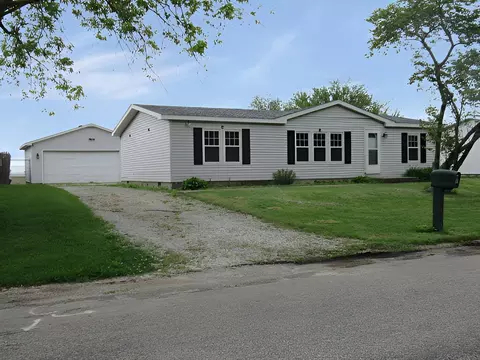 308 Timber Ridge Dr, Oakwood, IL 61858