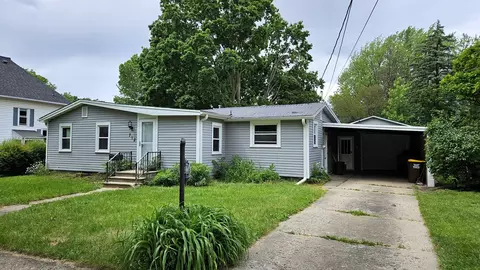 712 Grover St, Belvidere, IL 61008