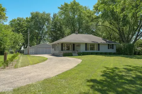 107 E 5th St, Big Rock, IL 60511