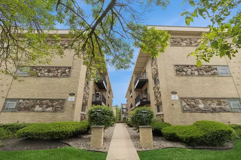 6858 N Northwest Hwy #2F, Chicago, IL 60631
