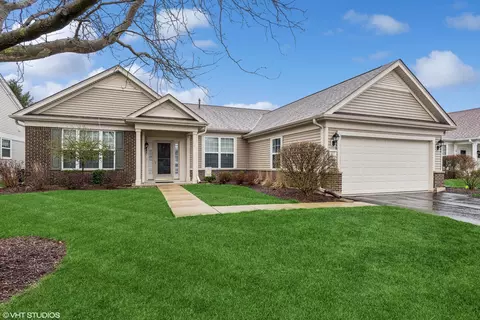 302 Honors Dr, Shorewood, IL 60404