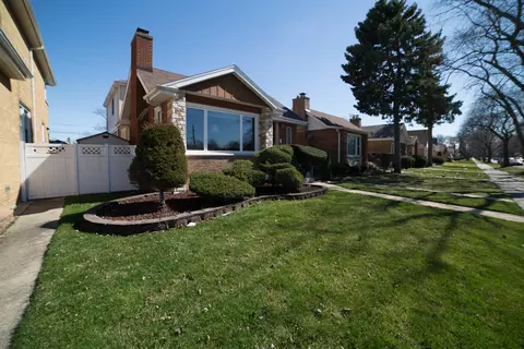 11609 S Maplewood Ave, Chicago, IL 60655