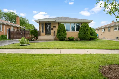 917 Cromwell Ave, Westchester, IL 60154