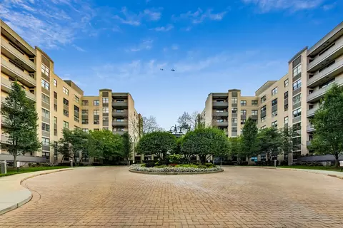 4545 W Touhy Ave #301E, Lincolnwood, IL 60712