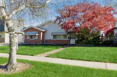 1277 Arthur St, Calumet City, IL 60409