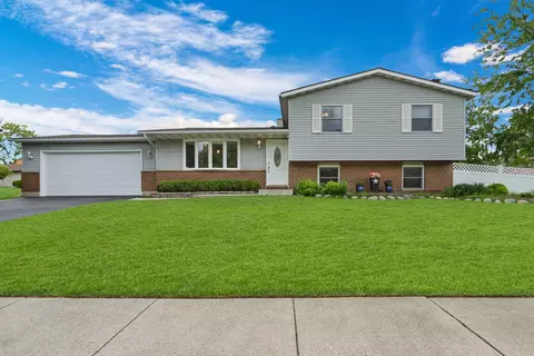 3290 Burr Oak Dr, Waukegan, IL 60087
