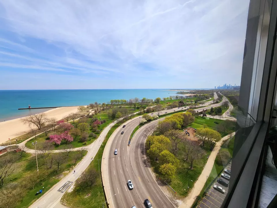 View/Area - 5701 N Sheridan Rd #19T, Chicago, IL 60660 photo 4 of 14