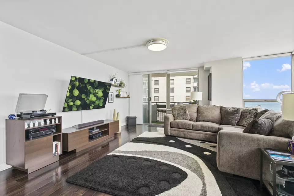 Living - 5701 N Sheridan Rd #19T, Chicago, IL 60660 photo 2 of 3