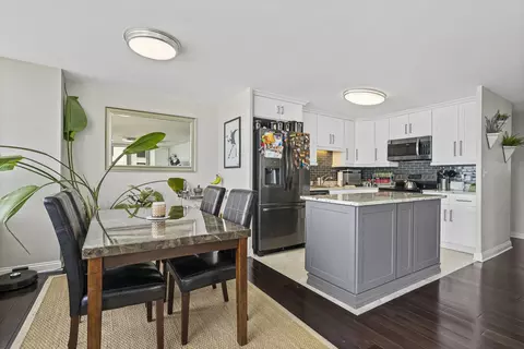 Kitchen - 5701 N Sheridan Rd #19T, Chicago, IL 60660 photo 1 of 6