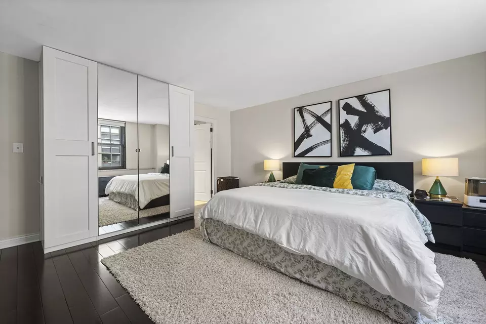Bedroom - 5701 N Sheridan Rd #19T, Chicago, IL 60660 photo 3 of 9