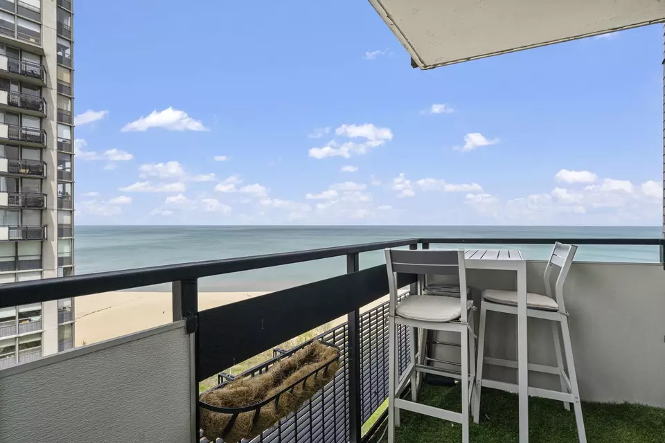 View/Area - 5701 N Sheridan Rd #19T, Chicago, IL 60660 photo 11 of 14