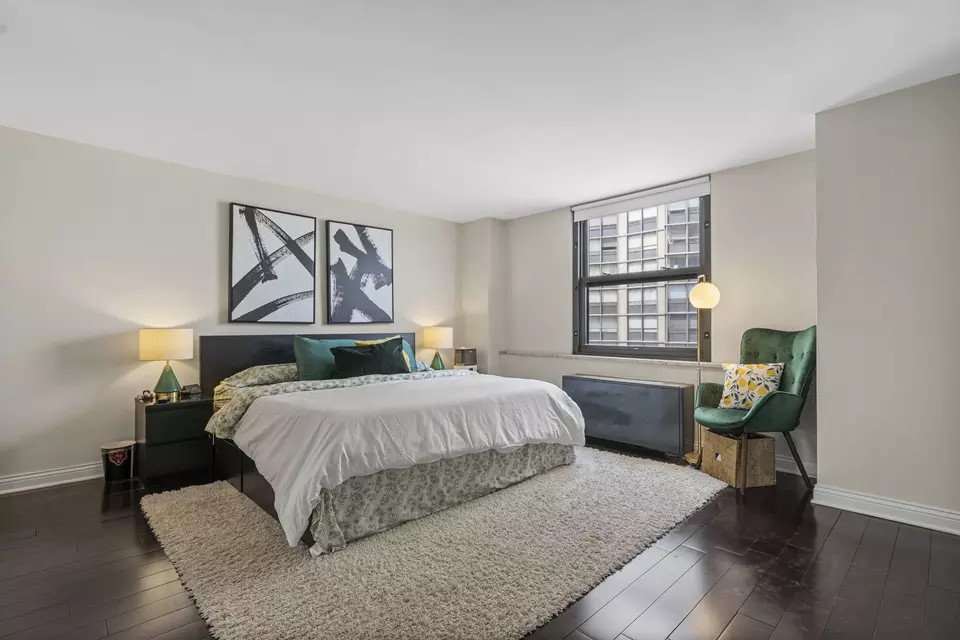 Bedroom - 5701 N Sheridan Rd #19T, Chicago, IL 60660 photo 1 of 9