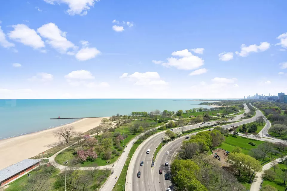 View/Area - 5701 N Sheridan Rd #19T, Chicago, IL 60660 photo 5 of 14