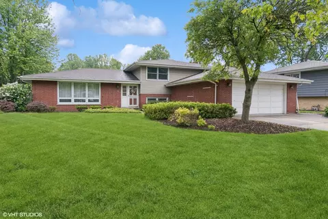 6859 W Golfview Ln, Palos Heights, IL 60463