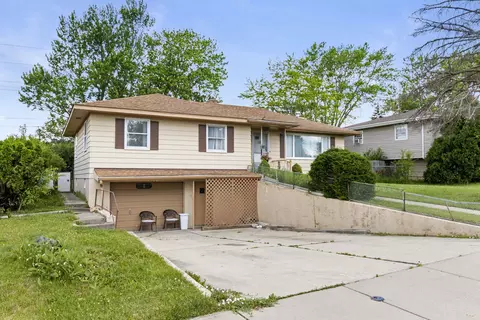 2021 Leness Ln, Crest Hill, IL 60403