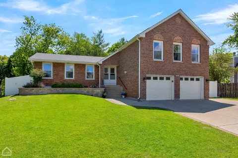 1037 Warwick Cir S, Hoffman Estates, IL 60169