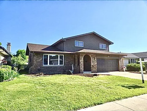 4105 W 93rd St, Oak Lawn, IL 60453