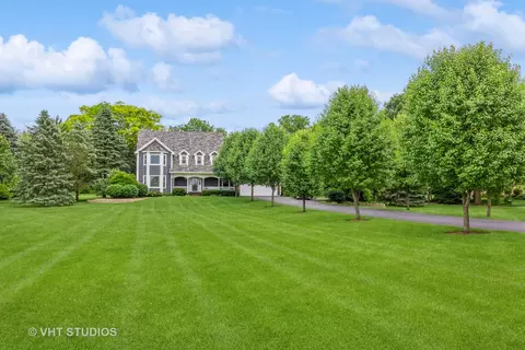 7 N165 Homeward Glen Dr, Campton Hills, IL 60175