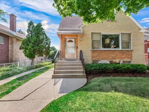 5220 N Oak Park Ave, Chicago, IL 60656