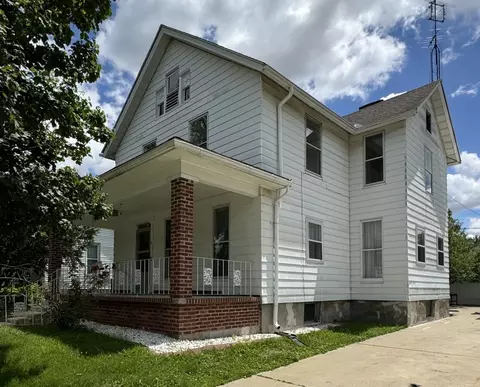 Exterior - 811 E Monroe St, Bloomington, IL 61701 photo 2 of 4