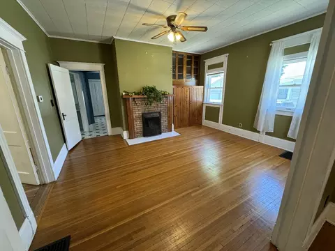 Living - 811 E Monroe St, Bloomington, IL 61701 photo 2 of 3