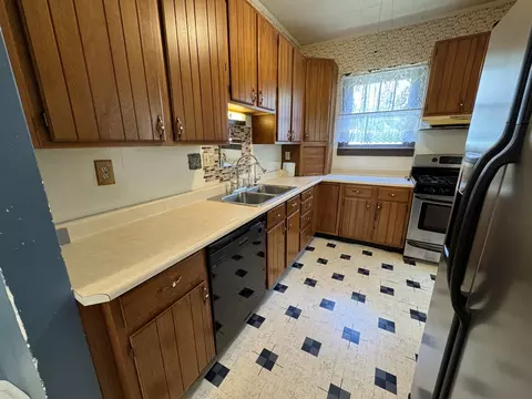 Kitchen - 811 E Monroe St, Bloomington, IL 61701 photo 1 of 2