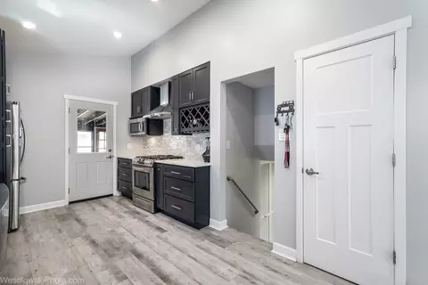 Kitchen - 1424 N Ashbel Ave, Berkeley, IL 60163 photo 4 of 4