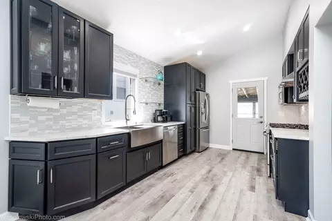 Kitchen - 1424 N Ashbel Ave, Berkeley, IL 60163 photo 1 of 4
