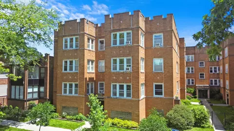 4429 N Whipple St #3A, Chicago, IL 60625