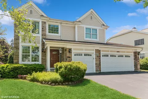 691 E Delgado Dr, Palatine, IL 60074