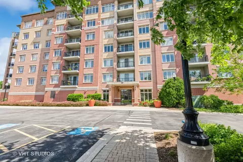 1199 E Port Clinton Rd #702, Vernon Hills, IL 60061