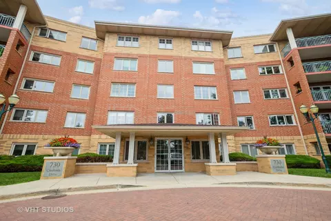 730 Creekside Dr #308C, Mount Prospect, IL 60056