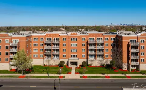 2919 N Harlem Ave #204, Chicago, IL 60707
