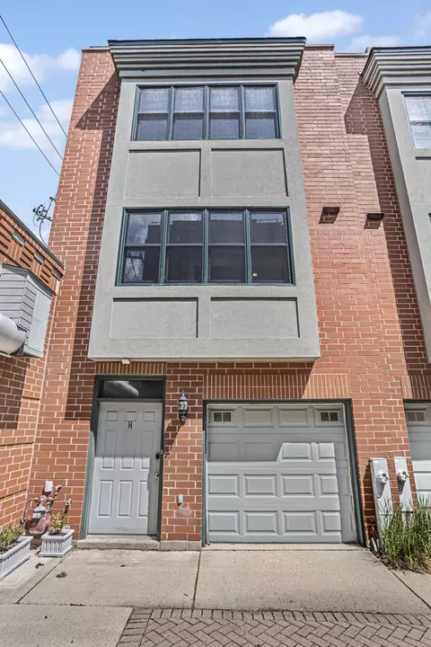 5844 N Hermitage Ave #H, Chicago, IL 60660