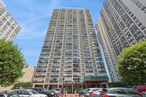 5733 N Sheridan Rd #16A, Chicago, IL 60660