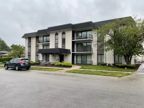 4711 106th St #2A, Oak Lawn, IL 60453