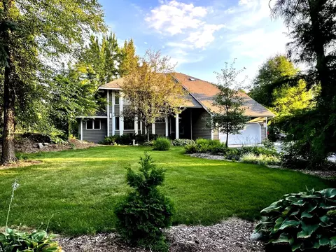 43 W363 Sanctuary Trl, Saint Charles, IL 60175