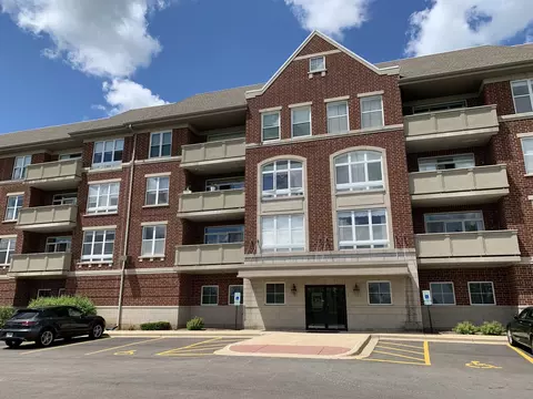 77 N Quentin Rd #207, Palatine, IL 60067