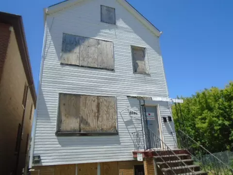 5246 S Hermitage Ave, Chicago, IL 60609
