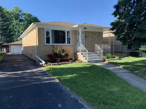 758 Memorial Dr, Calumet City, IL 60409