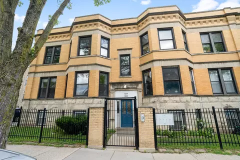 3266 W Wrightwood Ave #1, Chicago, IL 60647