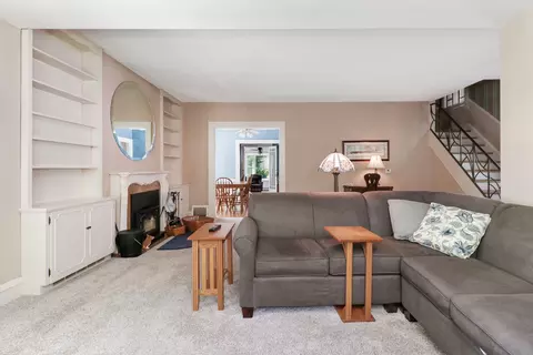 1909 E Jackson St, Bloomington, IL 61701 photo 9