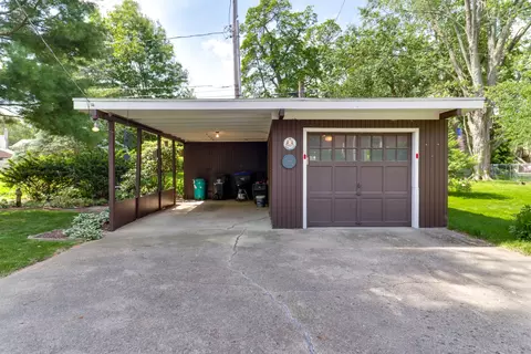 1909 E Jackson St, Bloomington, IL 61701 photo 39