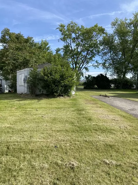 809 W Washington St, Harvard, IL 60033