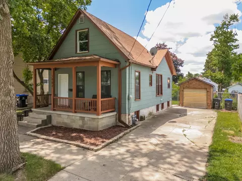 Exterior - 1003 S Oak St, Bloomington, IL 61701 photo 2 of 5