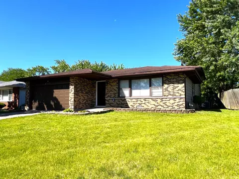 17454 Eastgate Dr, Country Club Hills, IL 60478